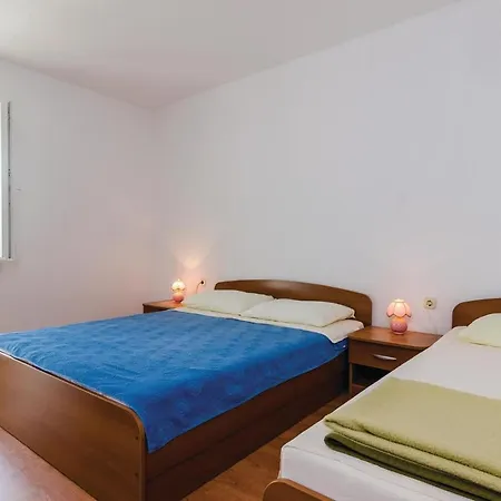 Beautiful In Hodilje With Wifi Apartment *