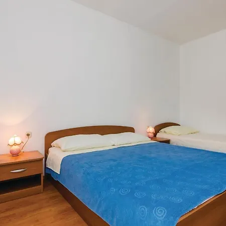 Beautiful In Hodilje With Wifi Apartment Ston