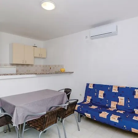 Beautiful In Hodilje With Wifi Apartment *